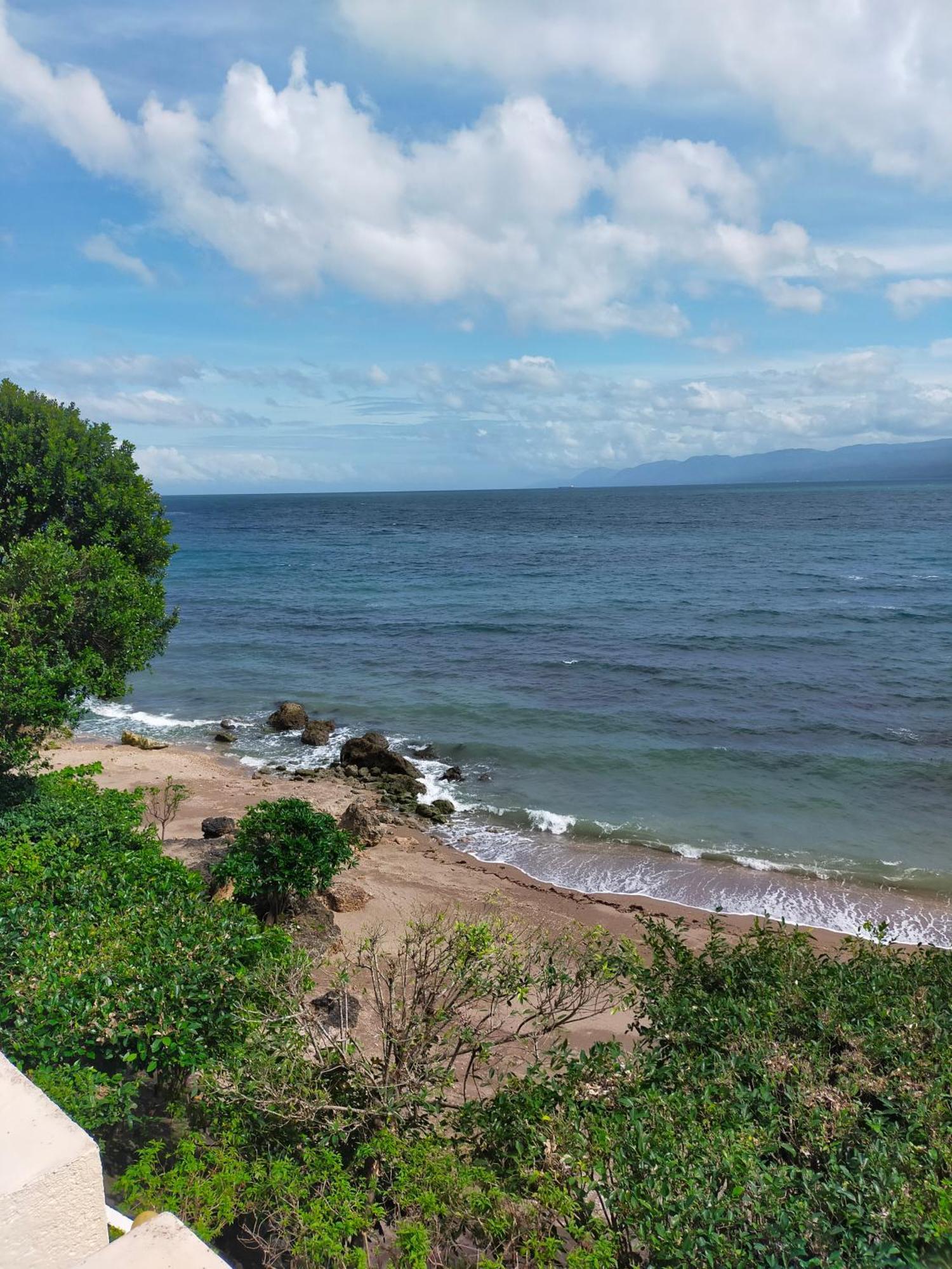Wuthering Heights Bed & Breakfast By The Sea Dumaguete City Exterior foto